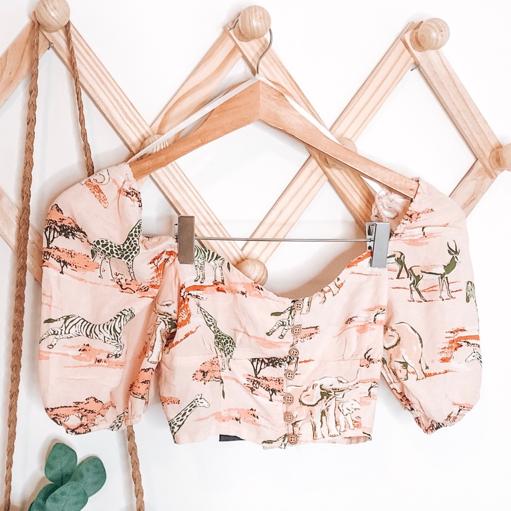 NWT 🌟 Tropical Top